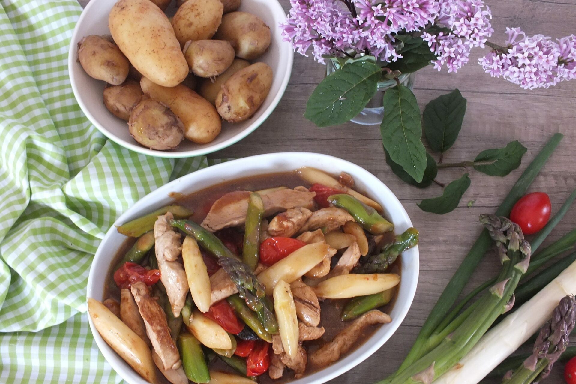 Spargel H Hnchen Pfanne Mit Neuen Kartoffeln Kartoffelwerkstatt