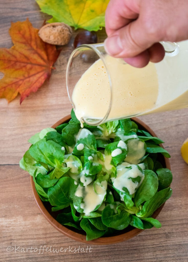 FELDSALAT MIT KARTOFFELDRESSING - Kartoffelwerkstatt