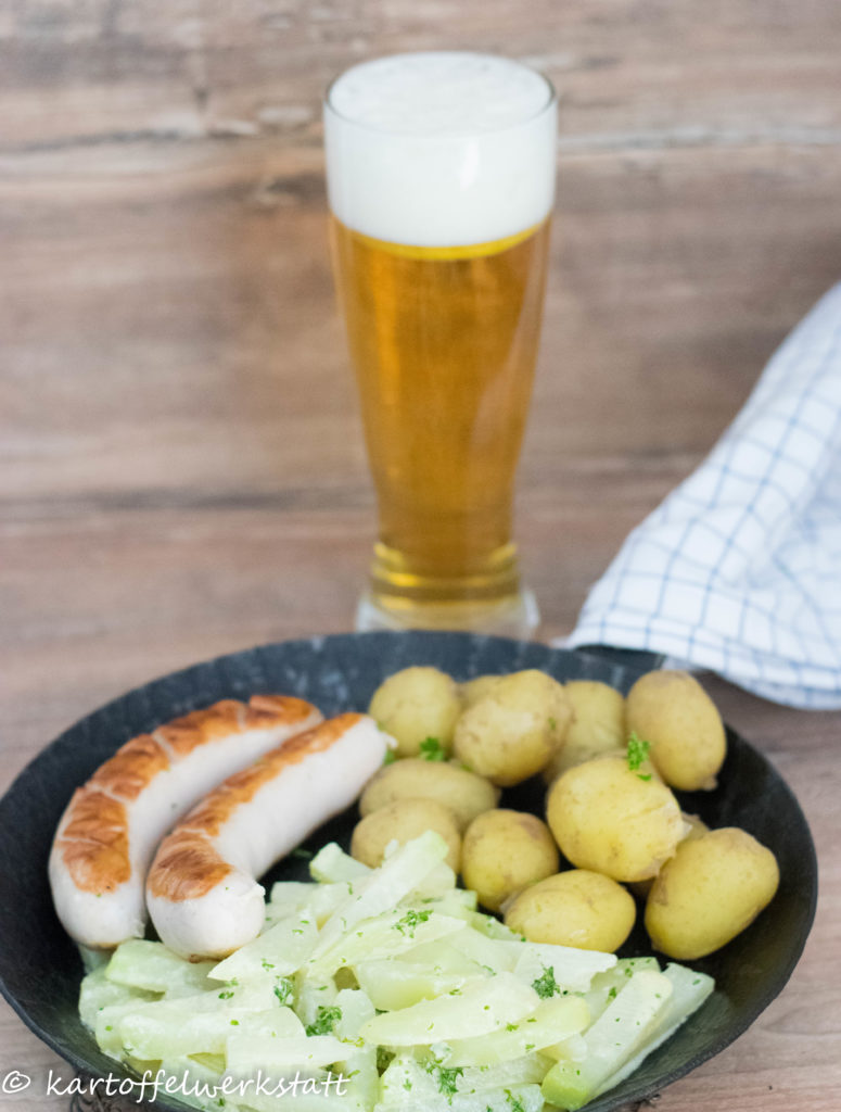 Bratwurst mit Kohlrabi und neuen Kartoffeln