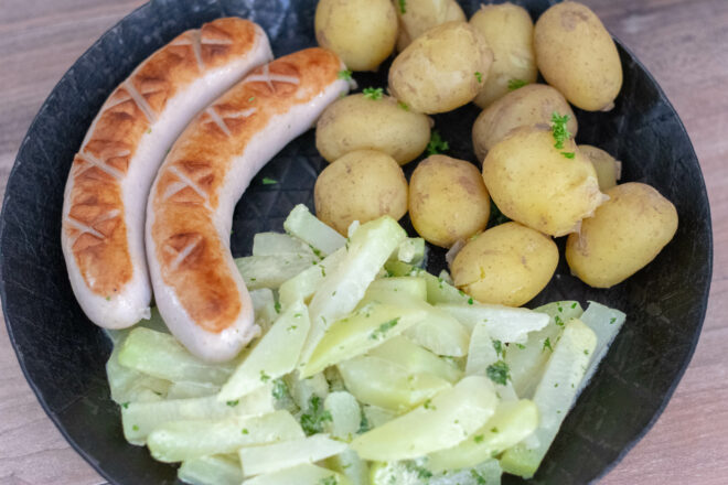 Bratwurst mit Senfkohlrabi und neuen Kartoffeln ohne 7 von 9