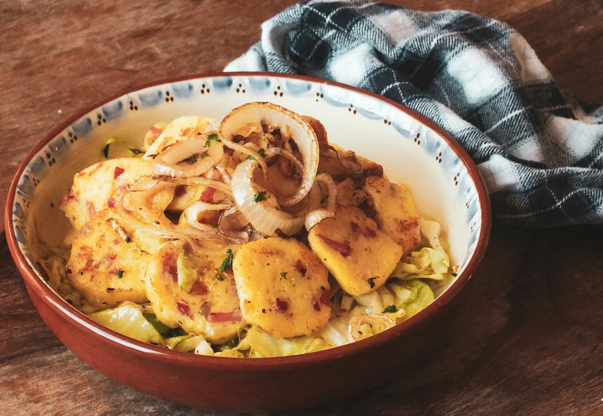 Gebratene Speckknödel aus der Alpenküche