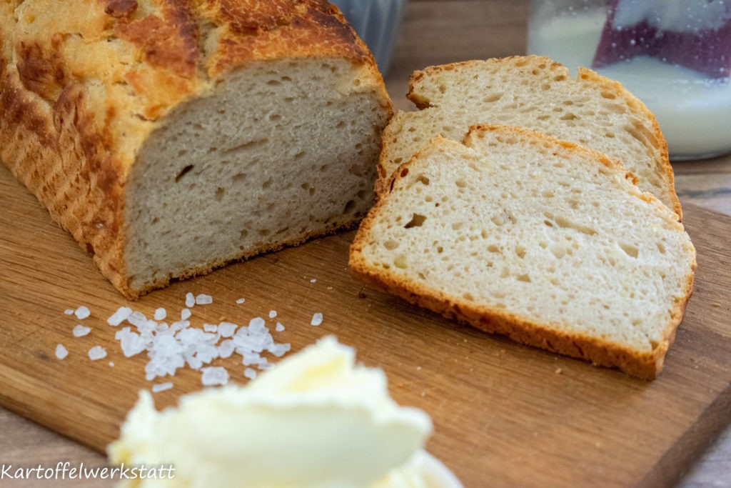 Bauernbrot mit Butter