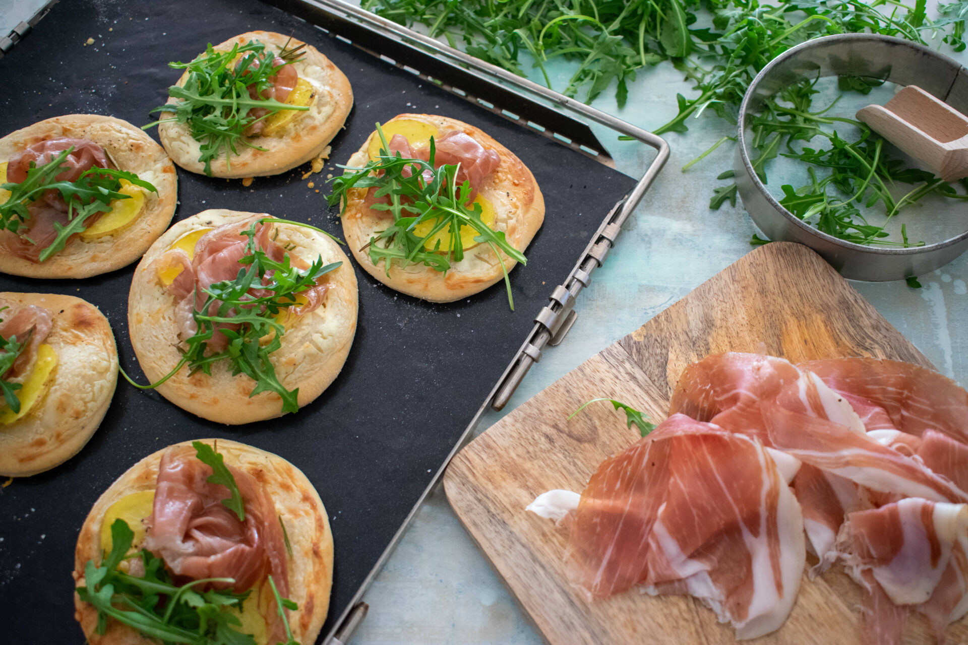 Mini-Kartoffelpizzen mit Prosciutto di Parma