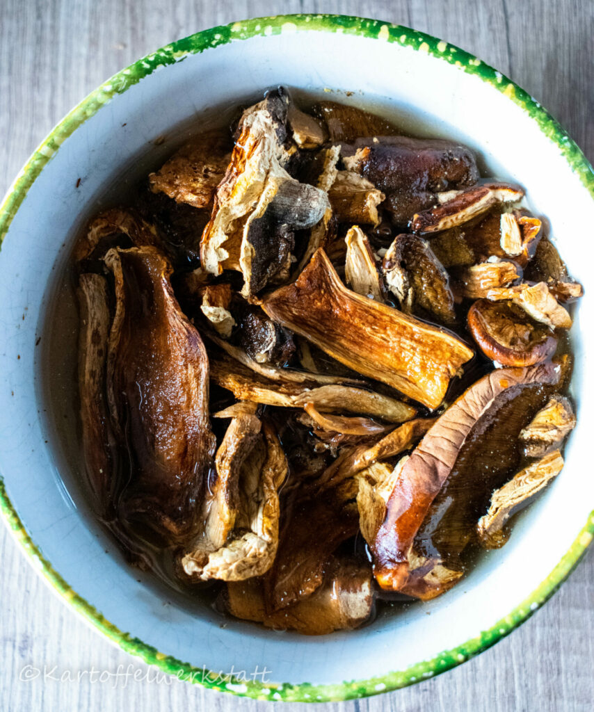 KARTOFFELGULASCH - VEGETARISCH - Kartoffelwerkstatt KARTOFFELGULASCH - VEGETARISCH - Kartoffelwerkstatt