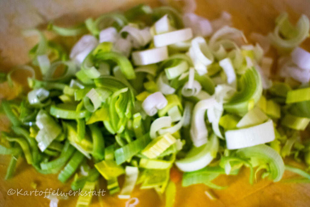 KARTOFFELGULASCH - VEGETARISCH - Kartoffelwerkstatt KARTOFFELGULASCH - VEGETARISCH - Kartoffelwerkstatt
