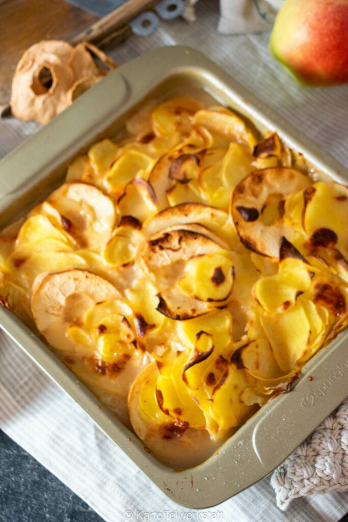 HERZHAFTER KARTOFFEL-APFEL-AUFLAUF - Kartoffelwerkstatt